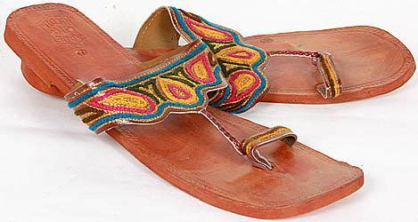 Latest Kolhapuri Chappal Designs For Girls 2013 ~ Wallpapers, Pictures ...