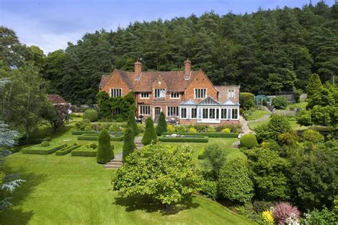 Hookwood Park, Oxted, Surrey, RH8 0SG | Property for sale | Savills