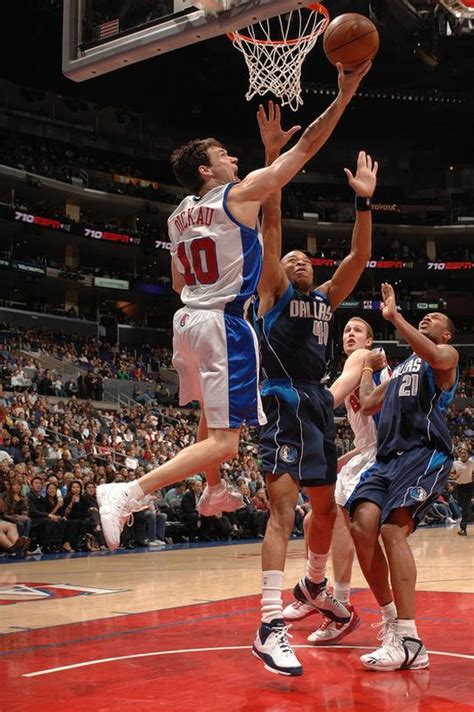 Dan Dickau reverse layup - Clippers News Surge NBA Gallery - Los ...