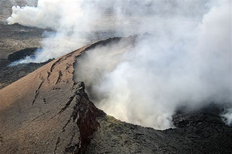 Quakes From Hawaiian Volcano May Signal New Eruption