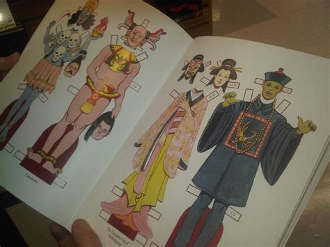 Mandy's Mind: Vampire Paper Dolls Book