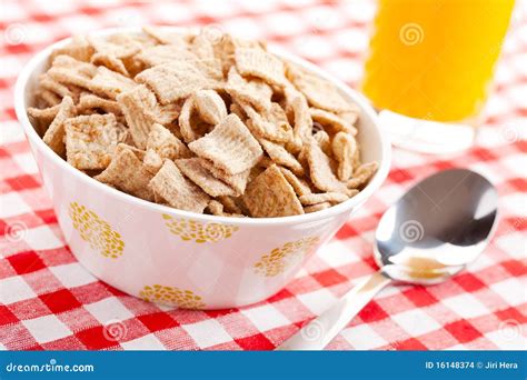 Cinnamon Cereal In Bowl Stock Images - Image: 16148374