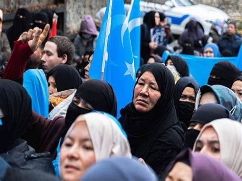 Uyghur activists protest outside Chinese Consulate in Istanbul ...