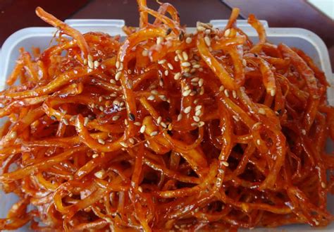 Seasoned dried shredded squid (Ojingeochae-muchim) recipe - Maangchi.com