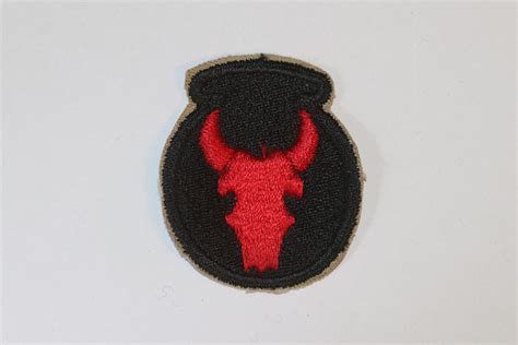 ORIGINAL US WWII 34th INFANTRY DIVISION CLOTH PATCH #2 UN WORN - Butlers Military & Vintage