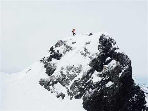 Winter Climbing: 9 Tips for Getting Started - The Summit Register