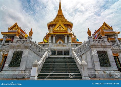 Grand Entrance To Golden Buddha Temple in Bangkok, Thailand Editorial ...