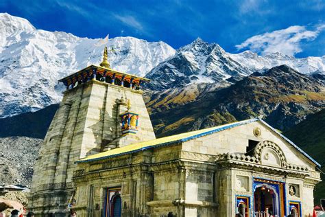 Kedarnath Temple: Uttarakhand allows local pilgrims to visit Kedarnath temple | Times of India ...