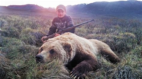 Alaskan Big Game Hunting - Moose, Caribou, Bear - Double Shovel Outfitters