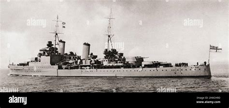 A stern view of the HMS Glasgow with the crew manning ship, she was the seventh "Glasgow", a ...