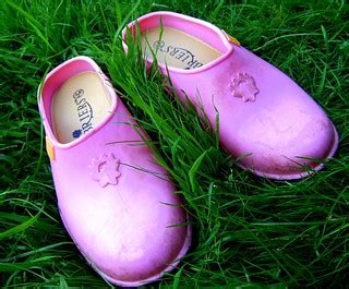 365 x41 Pink Shoes in the Garden Grass | Photo 41 in my 365 … | Flickr