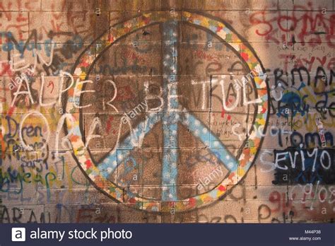 Peace Graffiti Stock Photos & Peace Graffiti Stock Images - Alamy