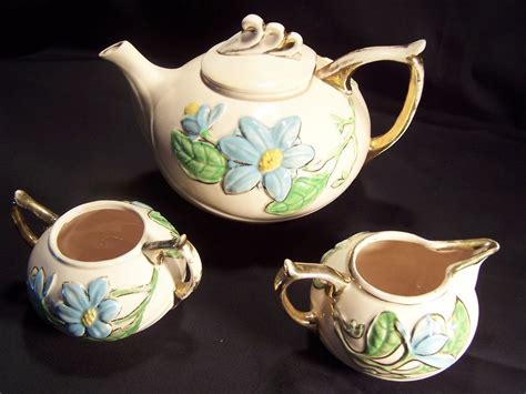 Hull Pottery Co. Tea Set-- Magnolia (Pink Gloss) | Hull pottery, Pottery, Pottery gifts