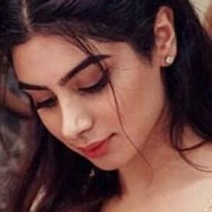 Khushi Kapoor - Age, Family, Bio | Famous Birthdays