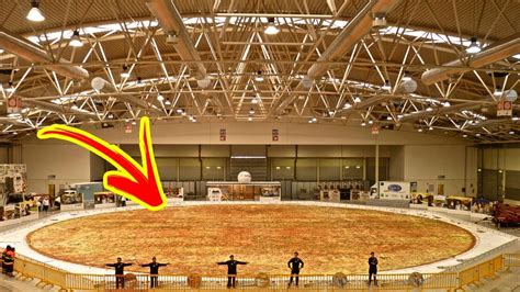 THE BIGGEST PIZZA In The World 🍕 - YouTube