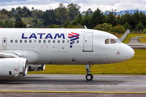 latam_airbus_a320.jpg - AeroTime