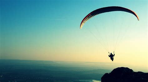 5 best Paragliding destinations in India that are breathtaking! | India.com