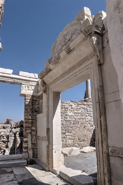 Temple of Hadrian in Ephesus | Turkish Archaeological News