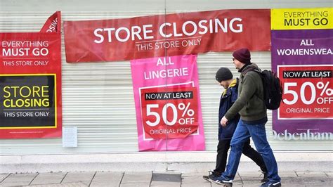 More than 17,000 chain store shops closed last year - BBC News