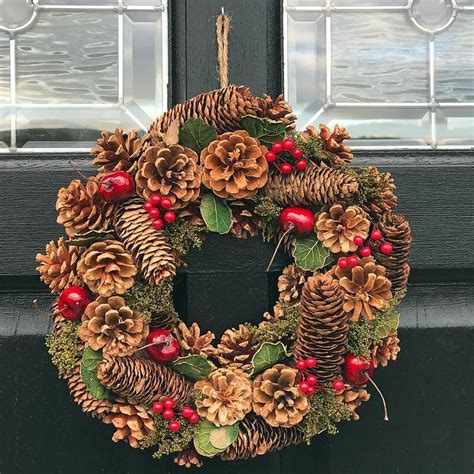 Yuletide Cone Christmas Wreath | Free UK Delivery