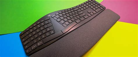 Geek Review: Logitech ERGO K860 Wireless Split Keyboard | Geek Culture