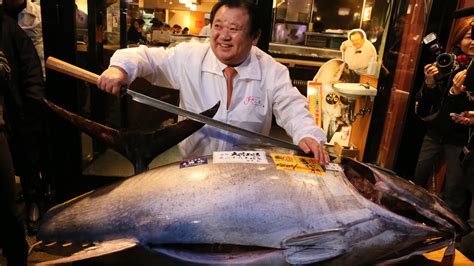 A Quick And Easy Guide To Cutting Fresh Tuna