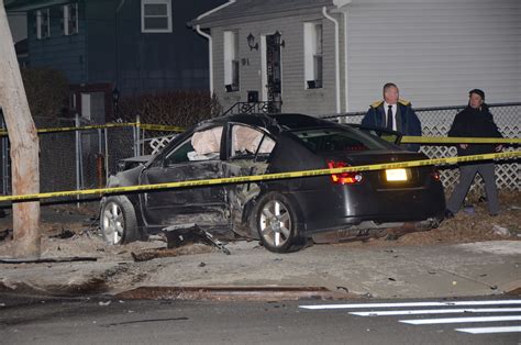 Off-duty cop in critical condition after Queens car crash