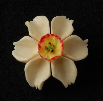 Ivory brooch - Narcissus - BazarOuchy