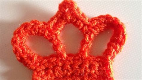 Make a Cute and Easy Crocheted Crown - DIY - Guidecentral | Crochet ...