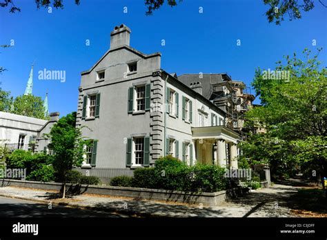 historic homes and mansions in the historic district of Savannah Georgia GA Stock Photo - Alamy