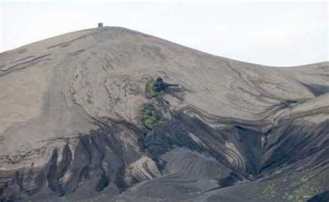 Know About The Mysterious Emergence of This 50 Year Old Surtsey Island