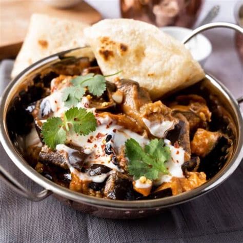 Easy Roasted Aubergine Curry - Vegan Punks