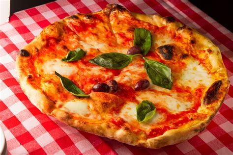 Neapolitan Pizza Recipe | Bryont Blog