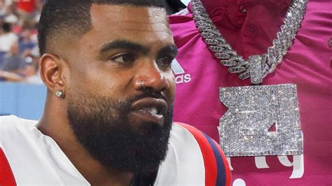 Ezekiel Elliott Cops Reversible Jersey Number Chain, Worth $260k!