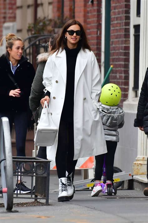 Irina Shayk - Shopping with her mother Olga Shaykhlislamova in NY-03 ...