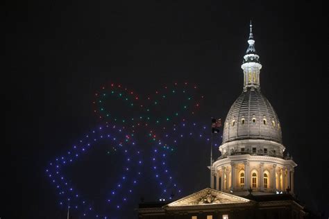 Fireworks, Christmas lights and drones, oh my! | City Pulse