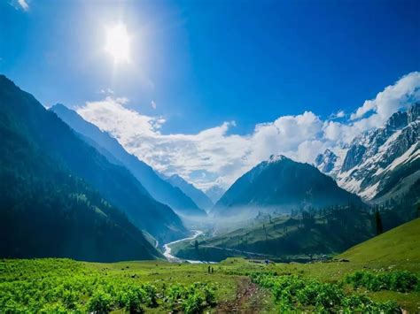 10 Best Places to Visit Kashmir in March 2023 - Tusk Travel