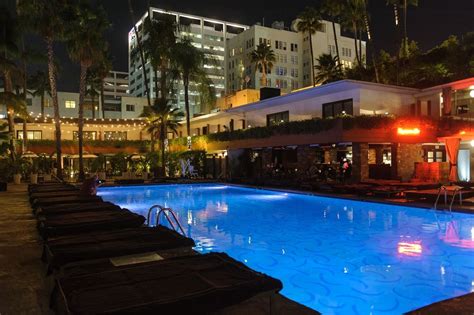 Pool at Hotel Roosevelt in Hollywood | Smithsonian Photo Contest | Smithsonian Magazine