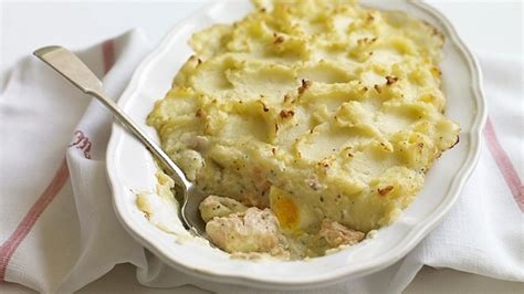 Easy fish pie recipe - BBC Food