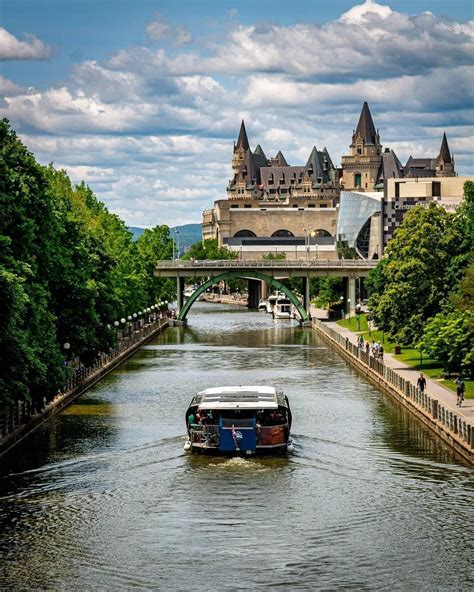 Kristine Frazier Berita: Rideau Canal Boat Tours