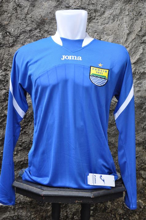 Persib Bandung Home football shirt 2010 - 2011.