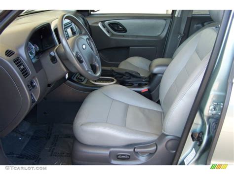 Medium/Dark Pebble Beige Interior 2005 Ford Escape Hybrid Photo #53831718 | GTCarLot.com