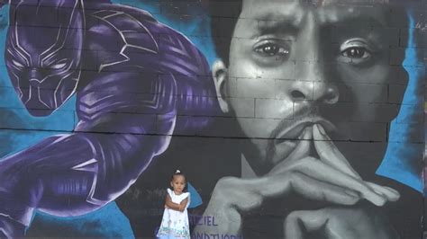 Dallas artist paints 'Wakanda Forever Mural' to honor actor Chadwick Boseman | WMSN