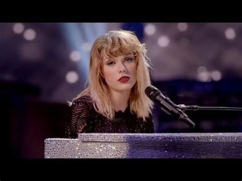 Taylor Swift Snl Performance Youtube - NIKE