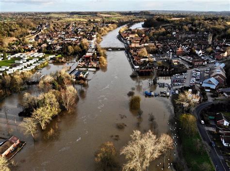 River Severn flooding to continue from Ironbridge to Bewdley as weather warnings issued ...