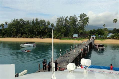 Maenam Beach - Koh Samui - ThailandMagazine.com