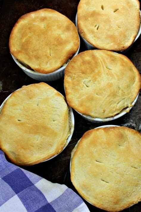 Slow Cooker Chicken Pot Pie – Must Love Home