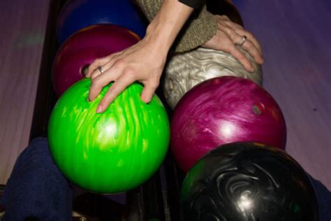 8 Best Bowling Ball Brands for Beginners and Veteran Bowlers