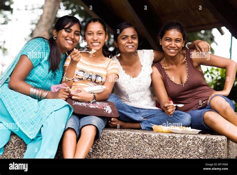 fiji suva girls in sukuna park Stock Photo - Alamy