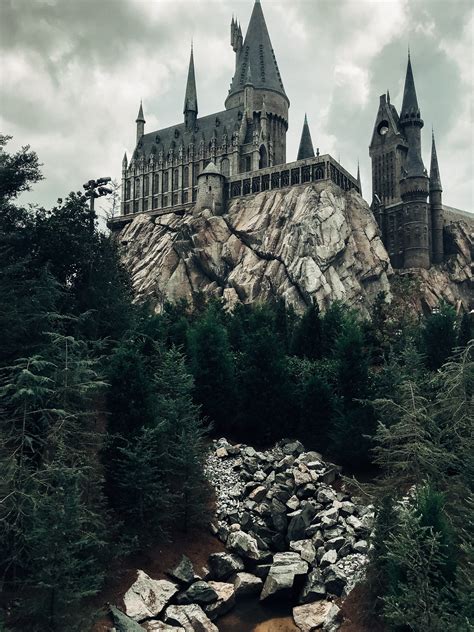 Hogwarts Castle | A magical travel guide for every witch or wizard's ...